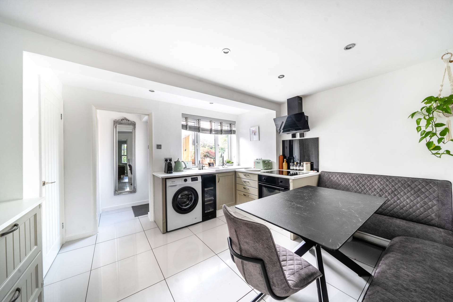 Baileys Villas, Pavenham Road, Felmersham, Image 3