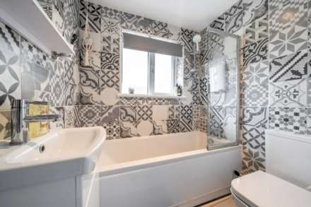 Baileys Villas, Pavenham Road, Felmersham, Image 9