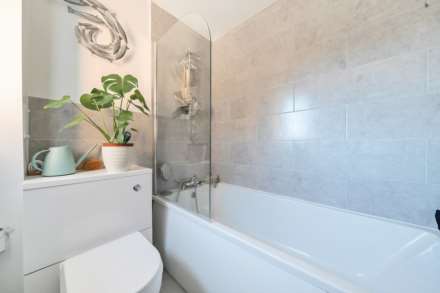 Howden Gardens,, Biddenham, Image 10