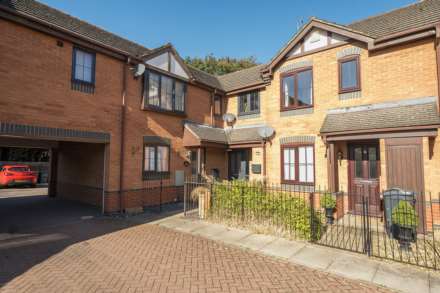 Howden Gardens,, Biddenham, Image 11