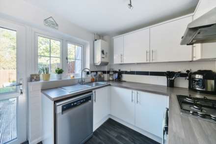 Howden Gardens,, Biddenham, Image 4