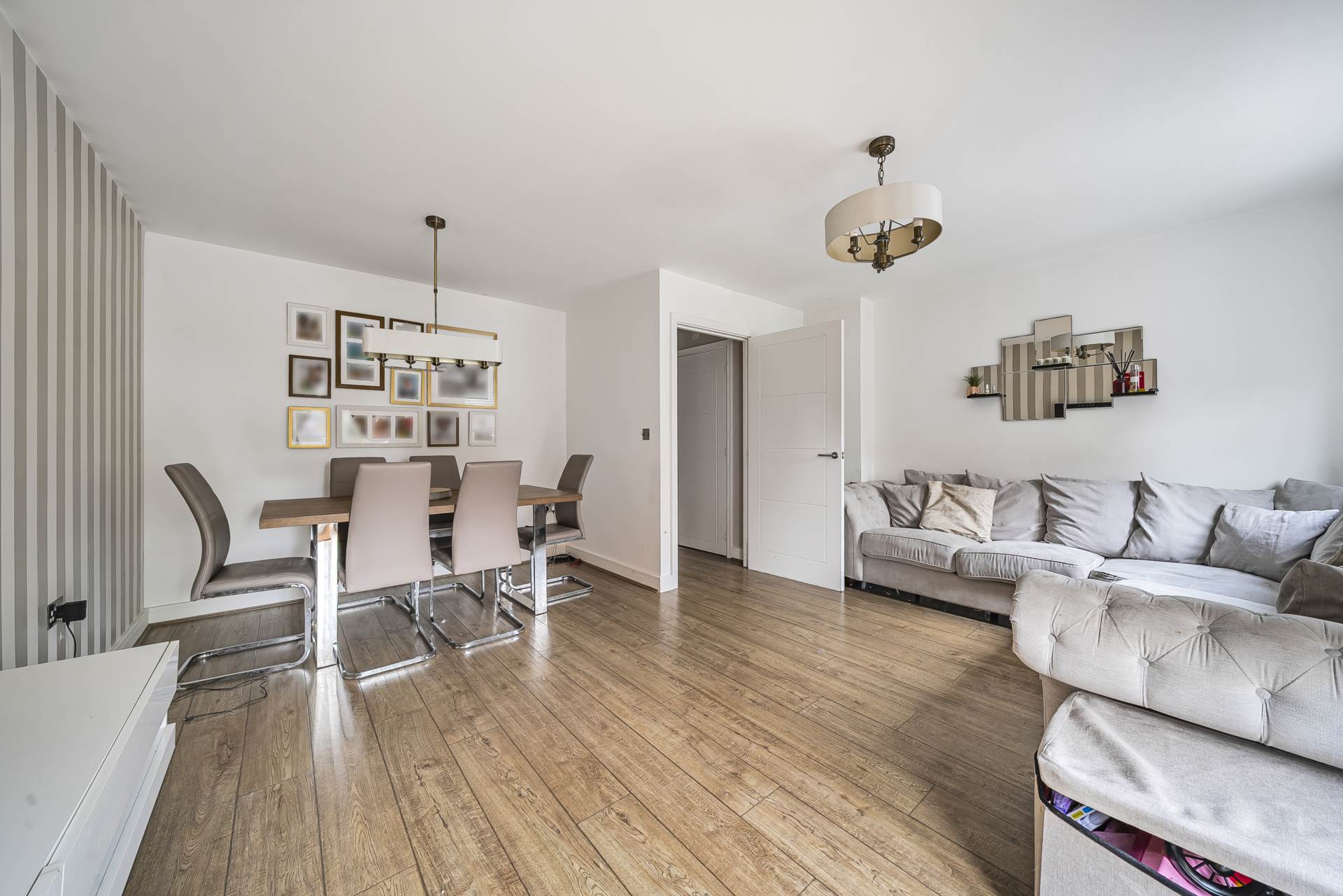 Dragonfly Crescent, Biddenham, Image 3