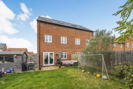 Dragonfly Crescent, Biddenham, Image 11