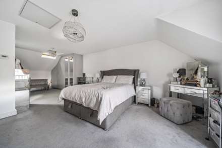 Dragonfly Crescent, Biddenham, Image 5