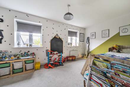 Dragonfly Crescent, Biddenham, Image 8