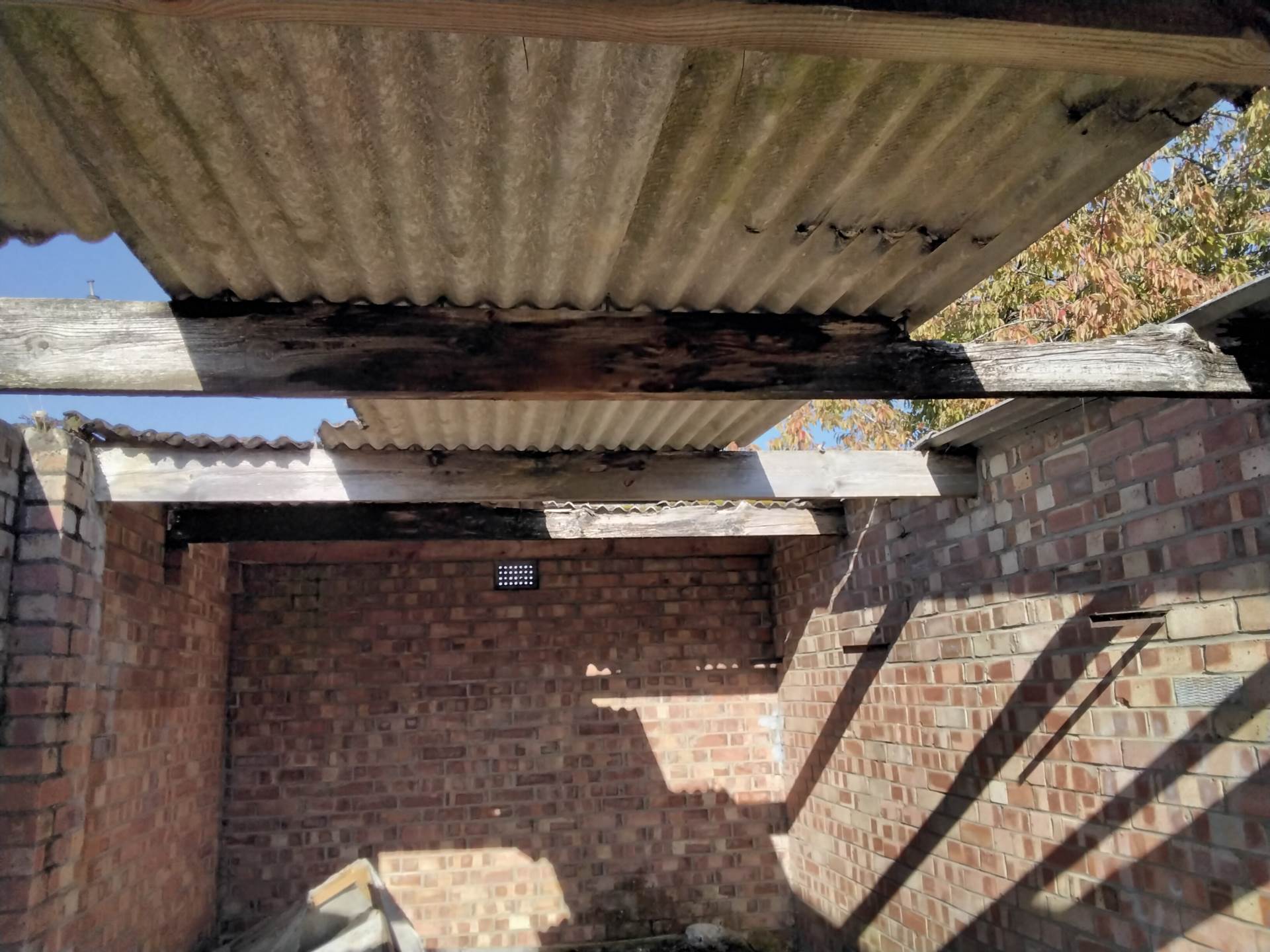 Garage in Halsey Road, Kempston., Image 2