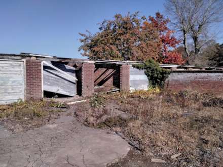 Garage in Halsey Road, Kempston., Image 3