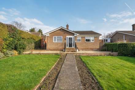 2 Bedroom Detached Bungalow, Kimbolton Road, Bedford