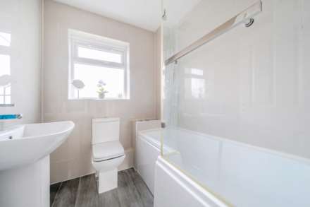 Fox Close, Clapham, Image 11