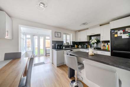 Fox Close, Clapham, Image 3