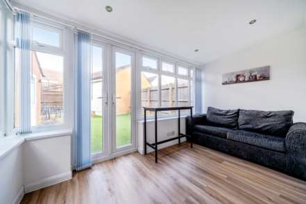Fox Close, Clapham, Image 5