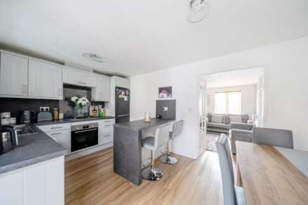 Fox Close, Clapham, Image 6