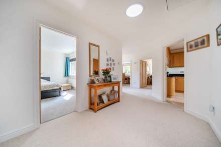 Avon Drive, Bedford, Image 10