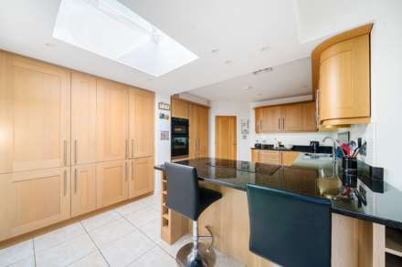 Avon Drive, Bedford, Image 7
