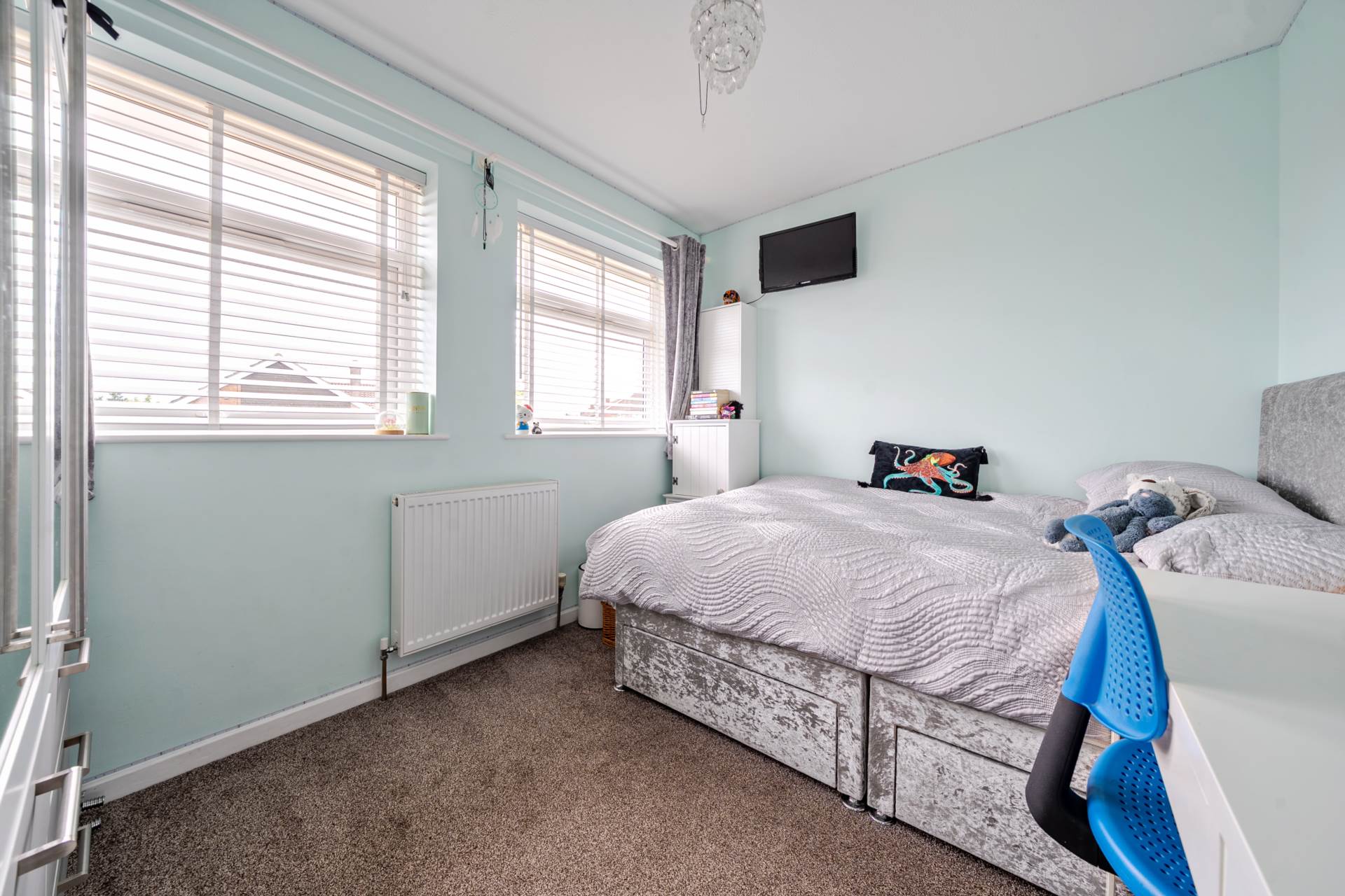 Curlew Crescent, Brickhill, Image 12
