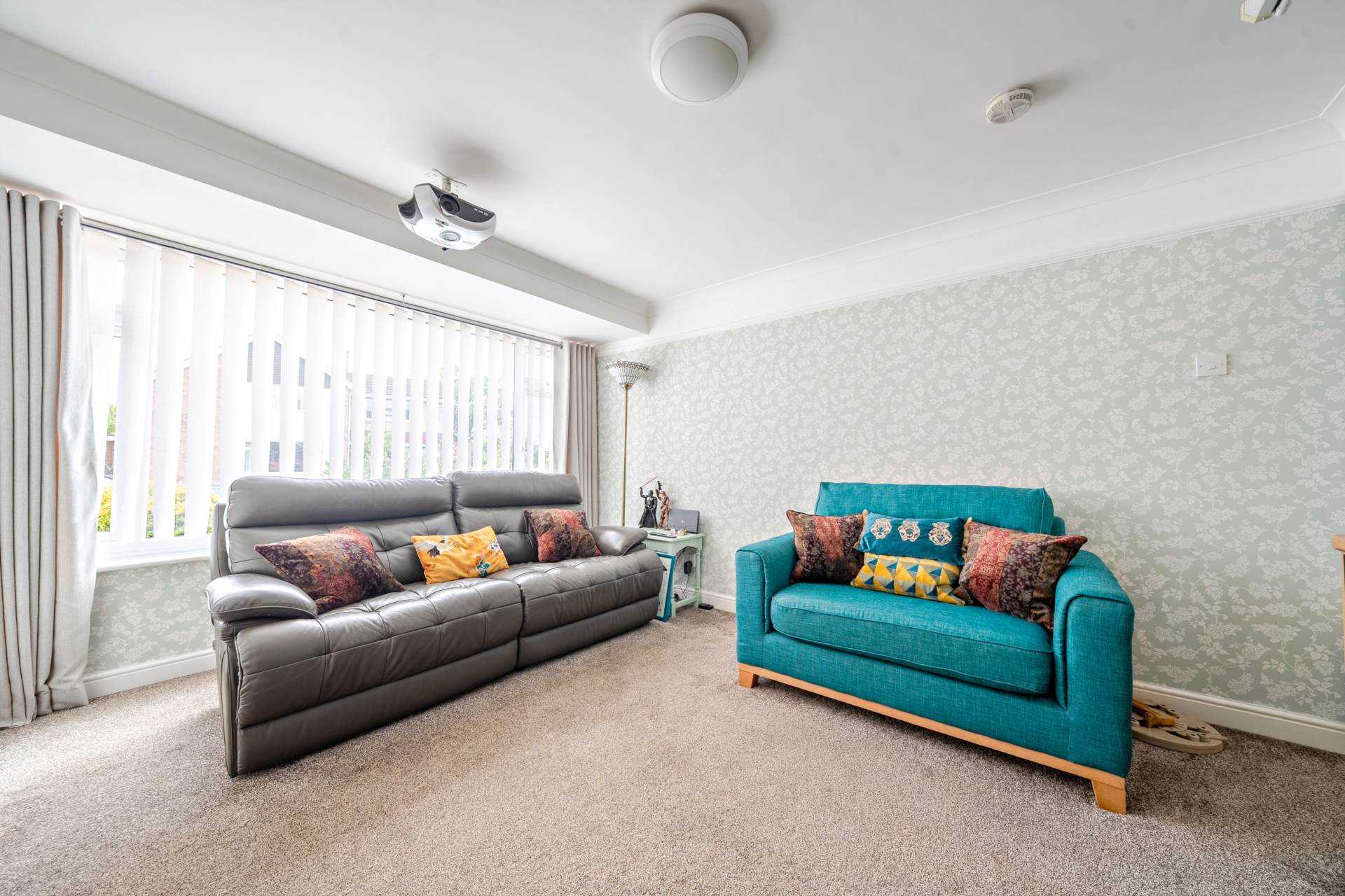 Curlew Crescent, Brickhill, Image 16