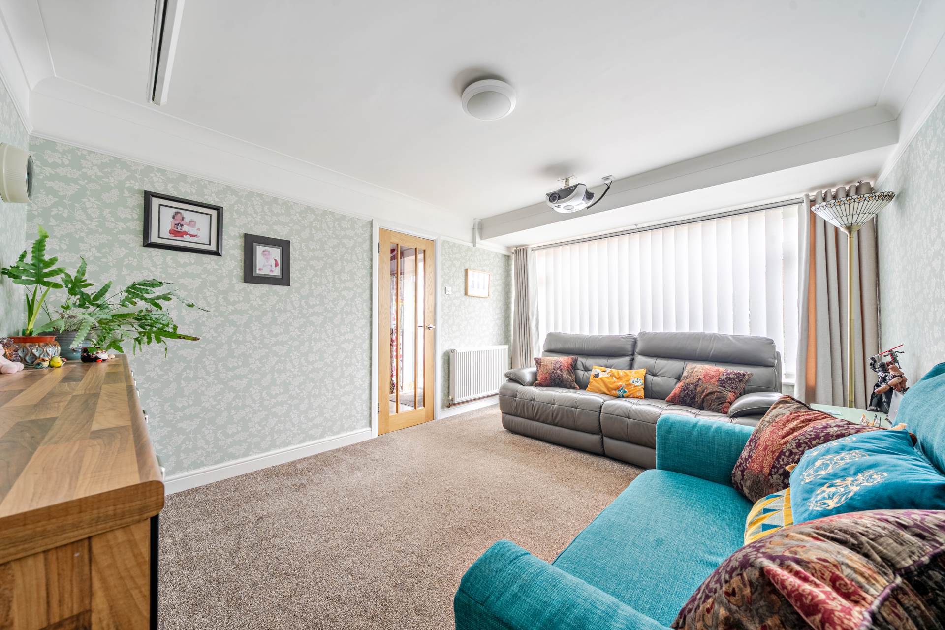 Curlew Crescent, Brickhill, Image 2