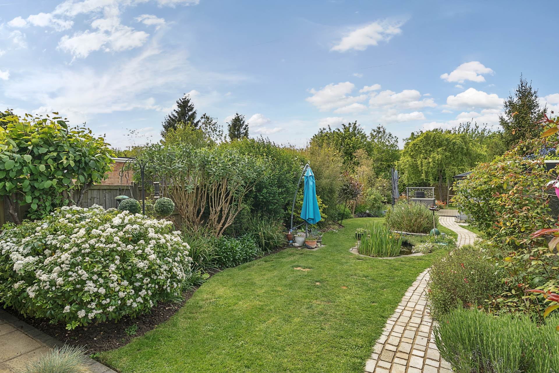Curlew Crescent, Brickhill, Image 3