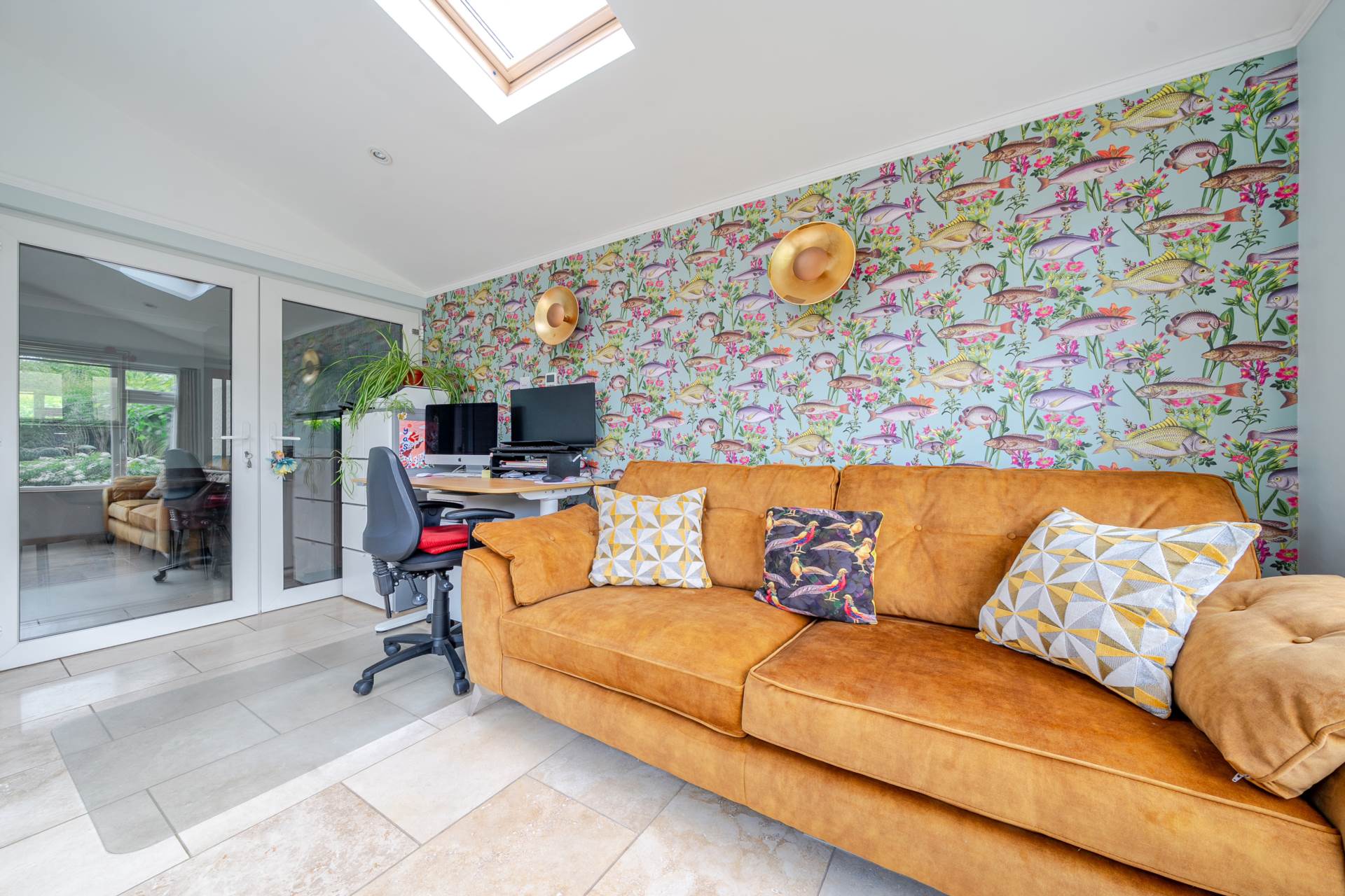 Curlew Crescent, Brickhill, Image 9