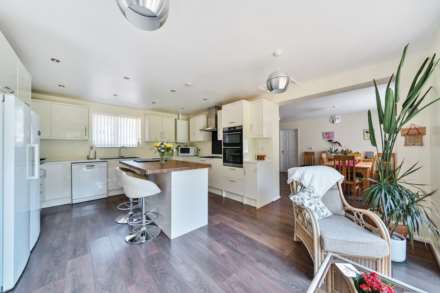 Springfield Drive, Bromham, Image 11