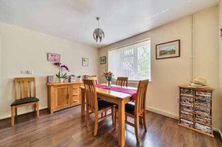 Springfield Drive, Bromham, Image 6