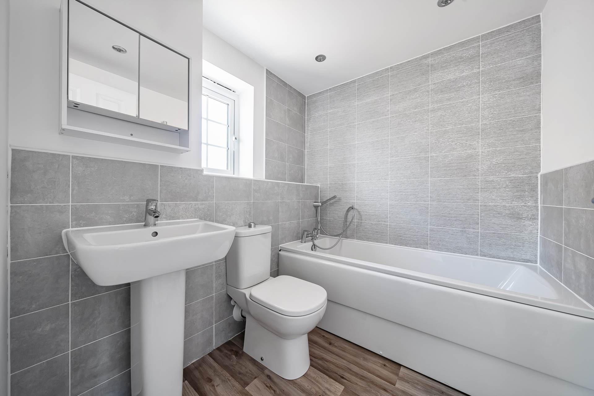 Dragonfly Crescent, Biddenham, Image 12