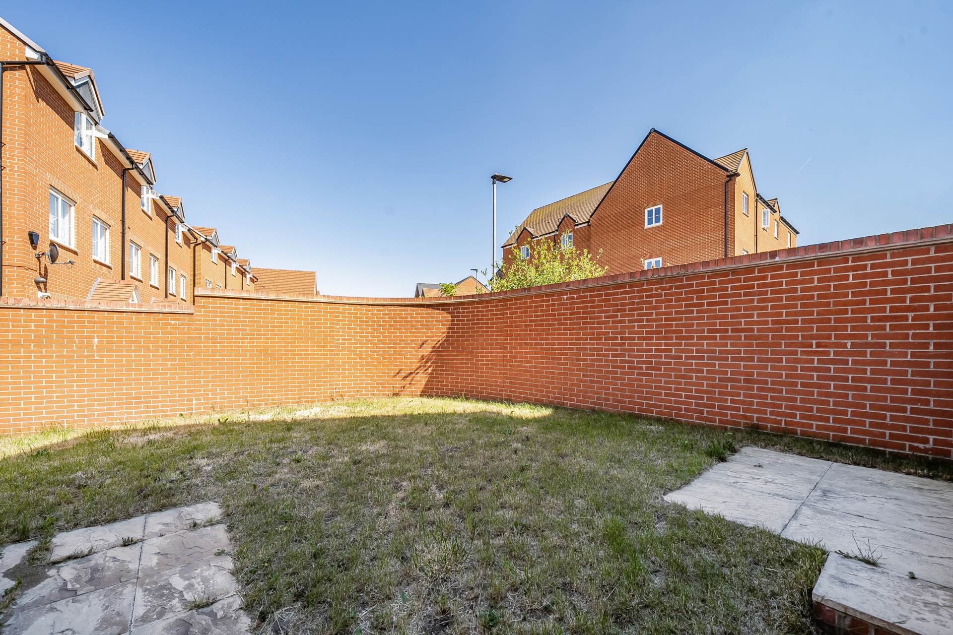 Dragonfly Crescent, Biddenham, Image 14
