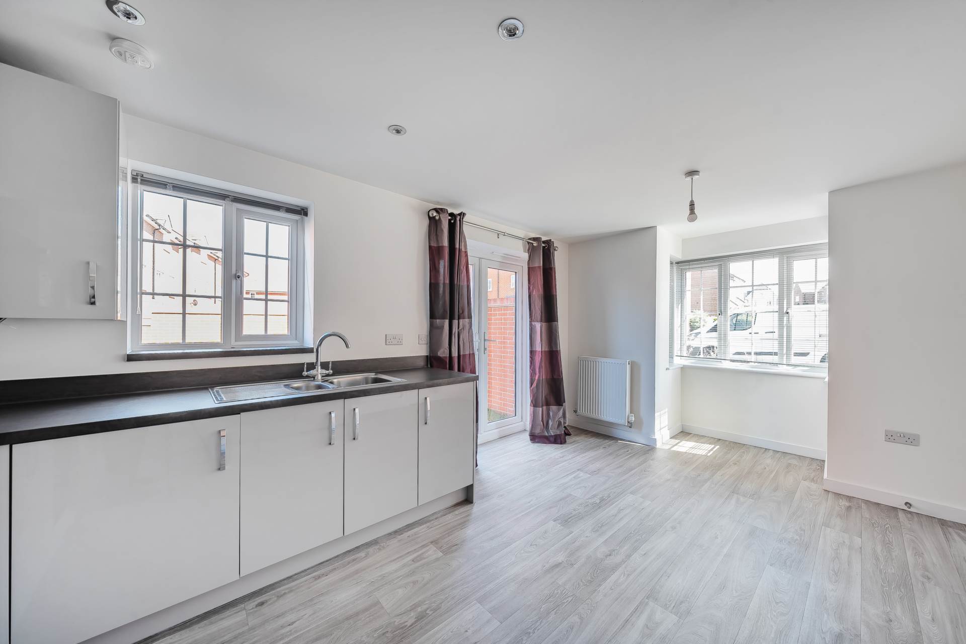 Dragonfly Crescent, Biddenham, Image 4