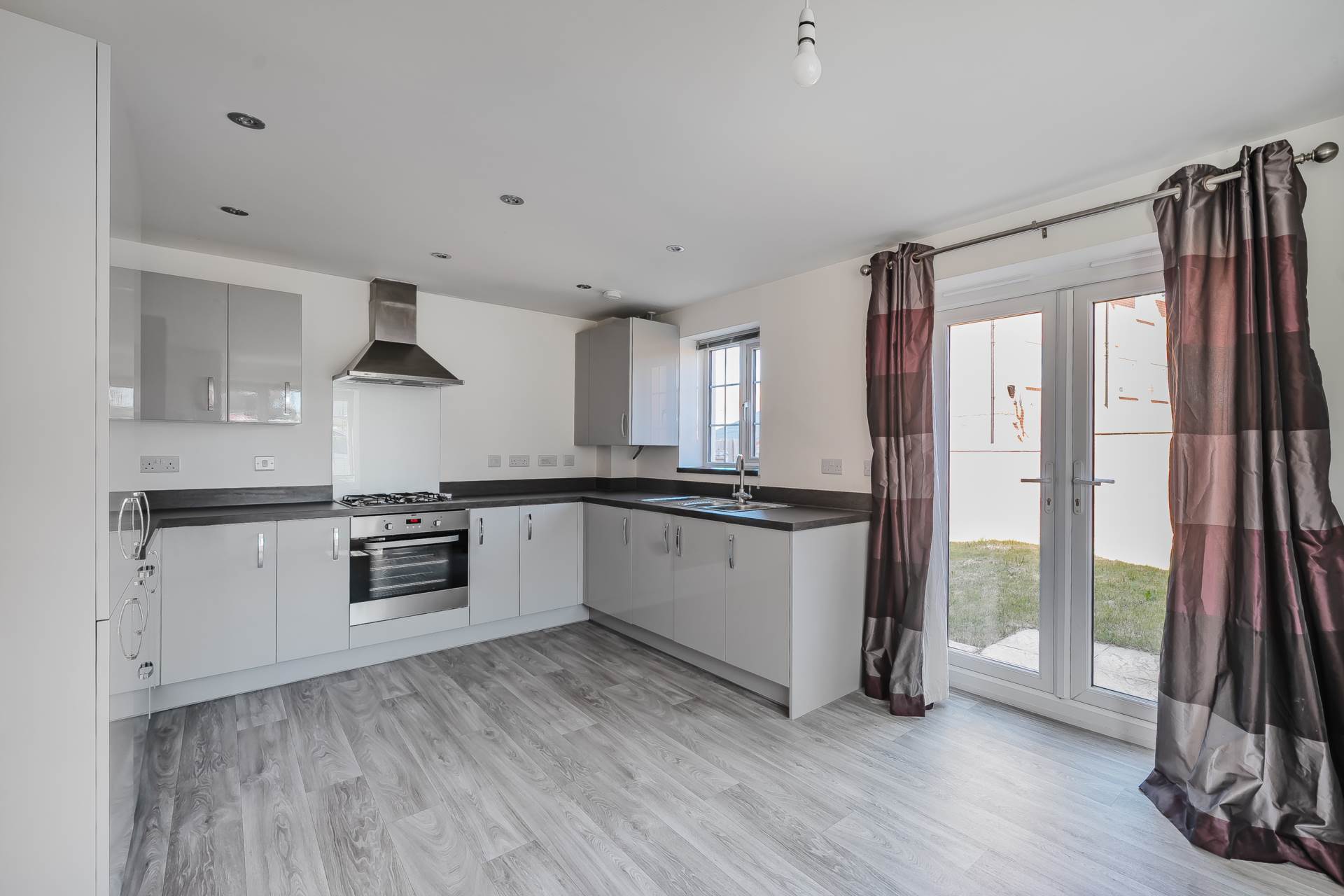 Dragonfly Crescent, Biddenham, Image 5