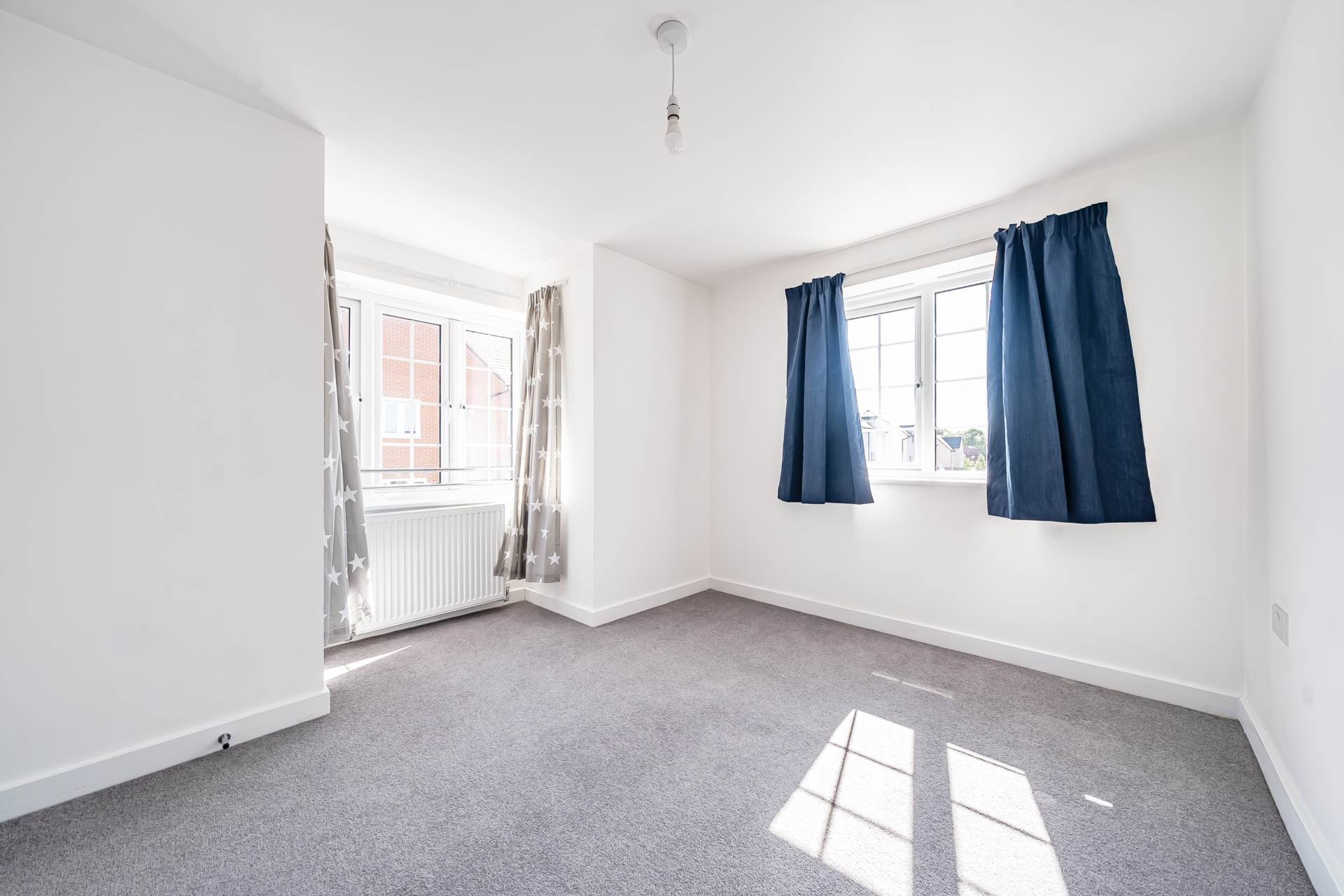Dragonfly Crescent, Biddenham, Image 9