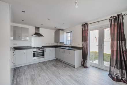 Dragonfly Crescent, Biddenham, Image 5