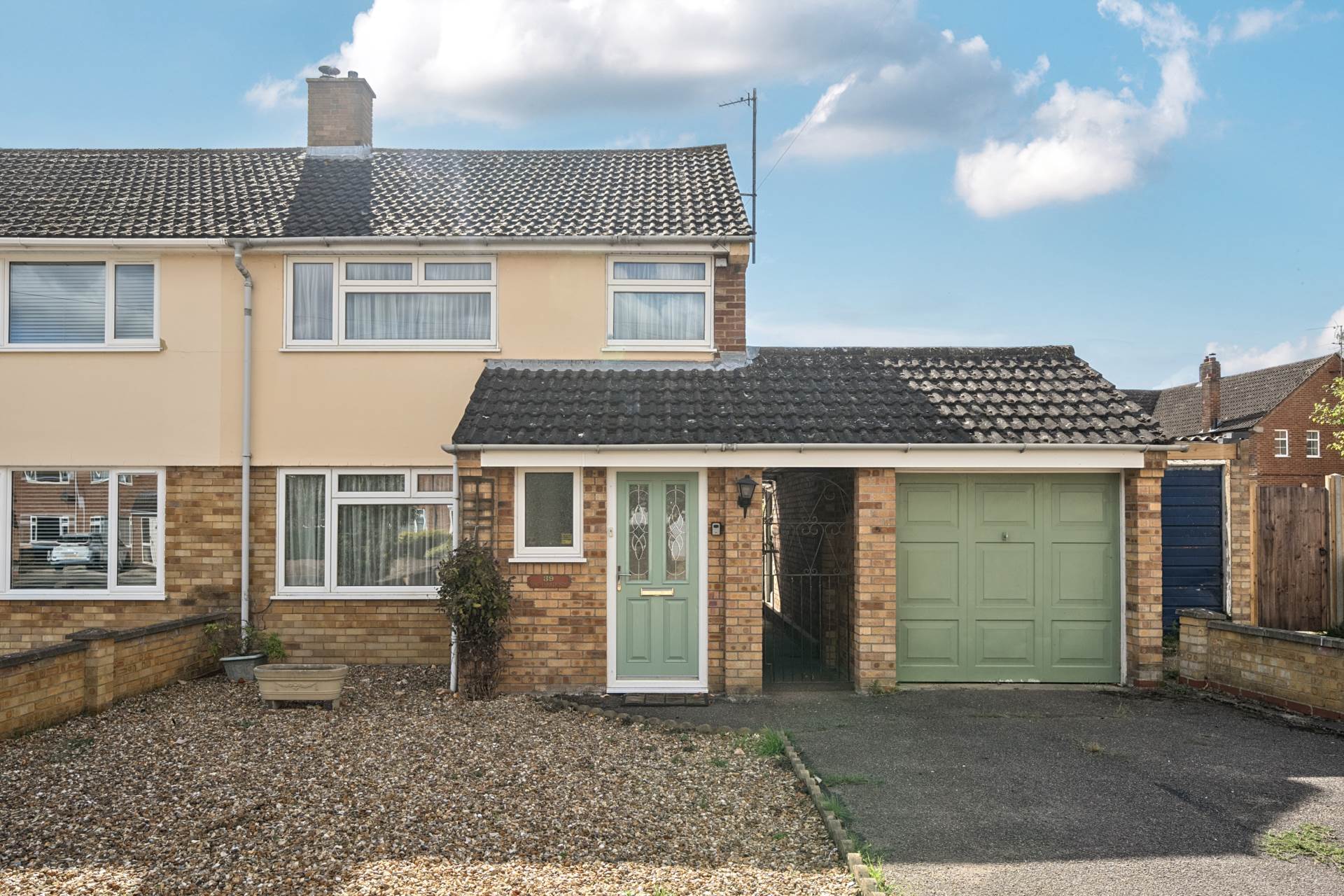 Woodland Drive, Bromham, Image 1