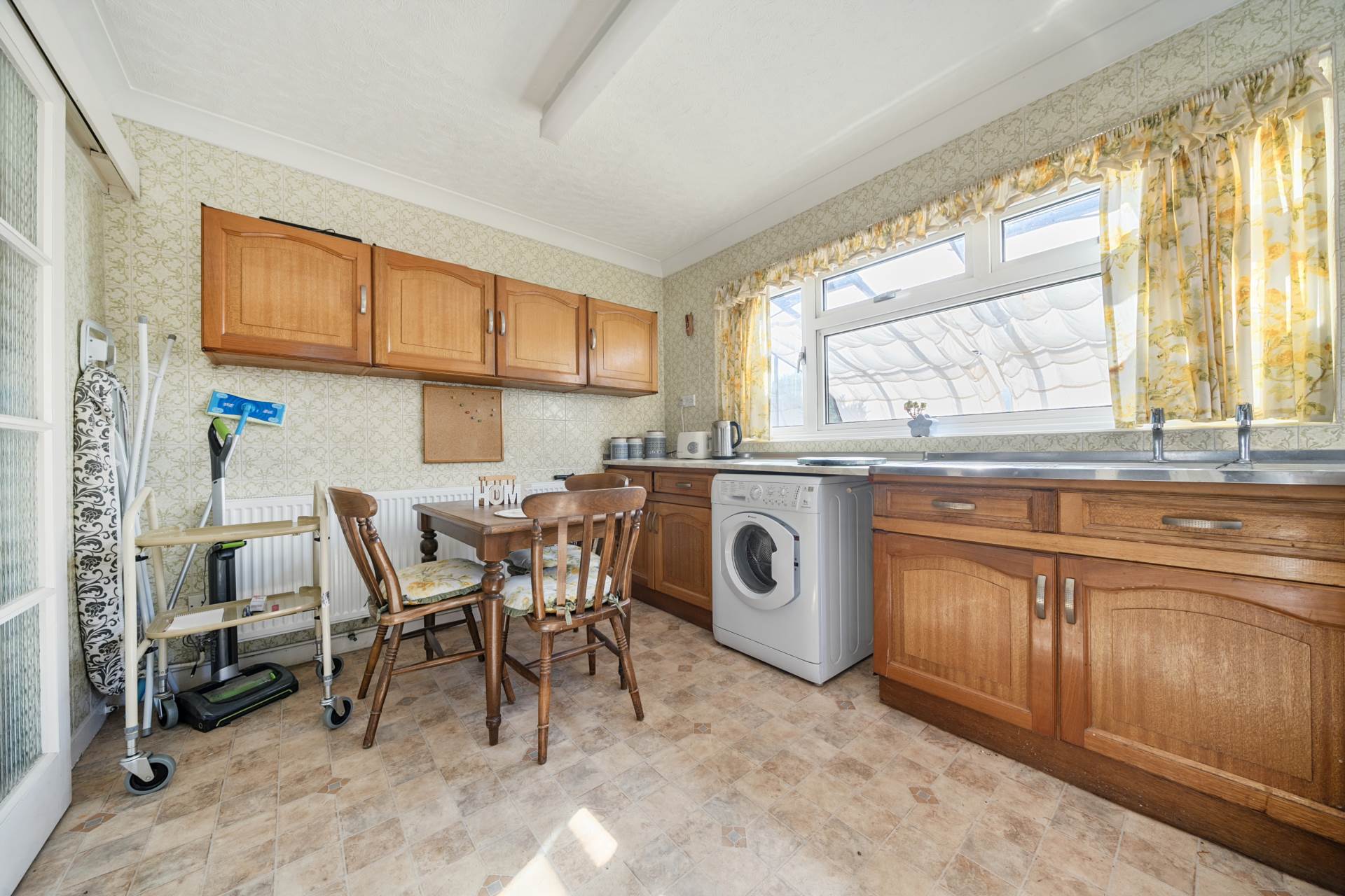 Woodland Drive, Bromham, Image 5