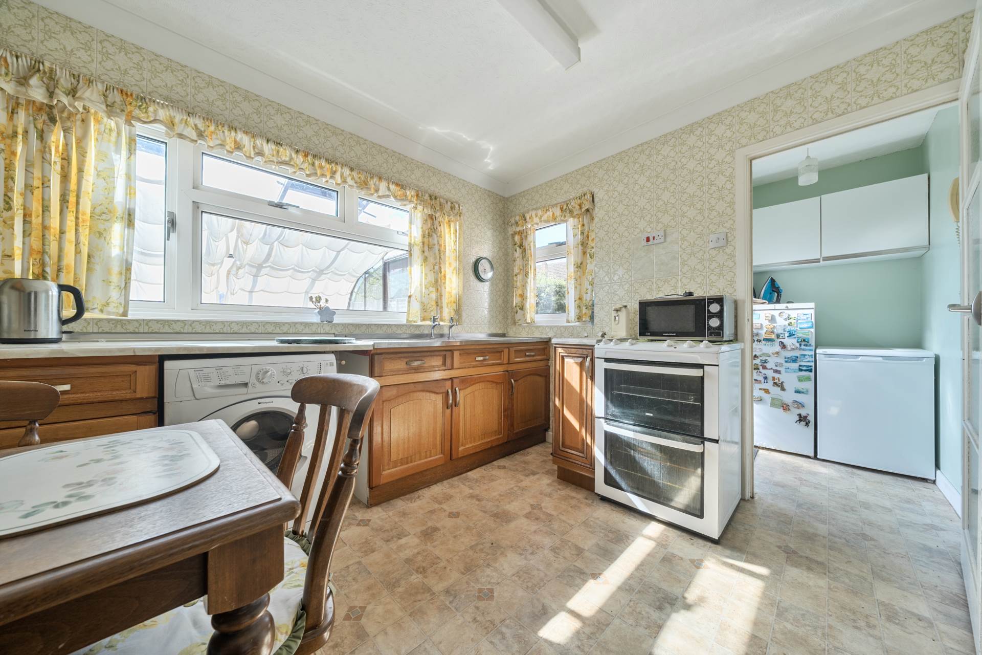 Woodland Drive, Bromham, Image 6