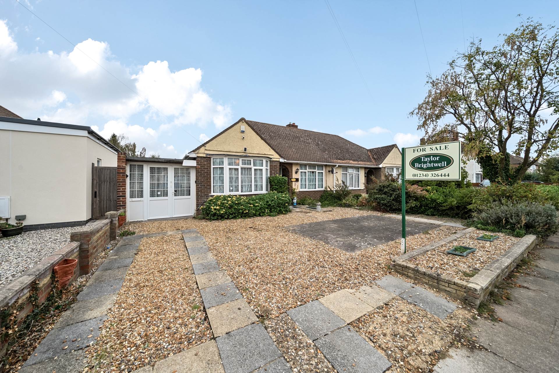 Aylesbury Road, Bedford, Image 1