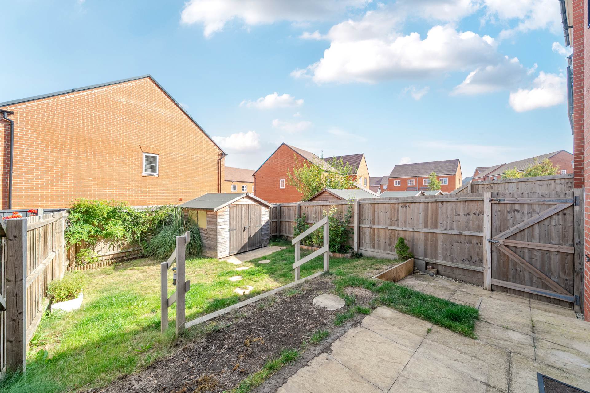Dragonfly Crescent, Biddenham, Image 2