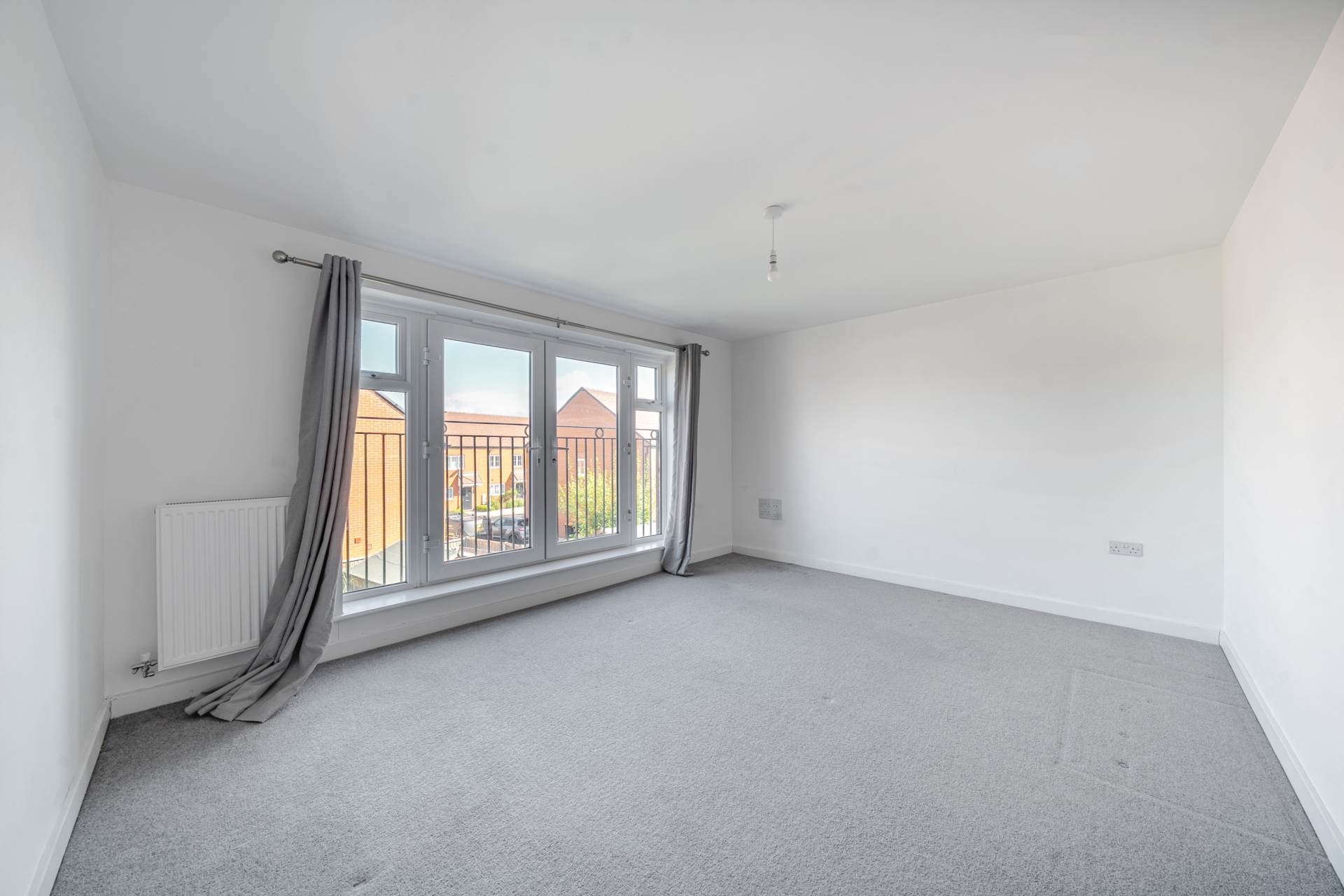 Dragonfly Crescent, Biddenham, Image 3