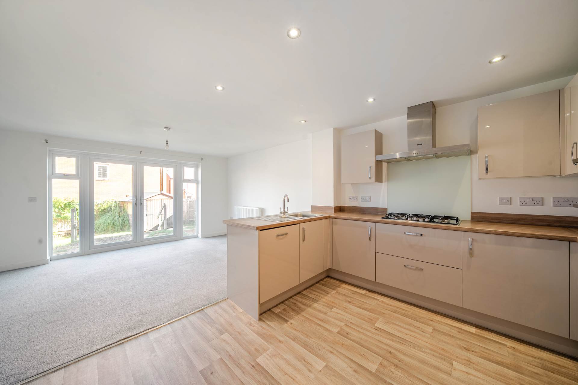 Dragonfly Crescent, Biddenham, Image 4