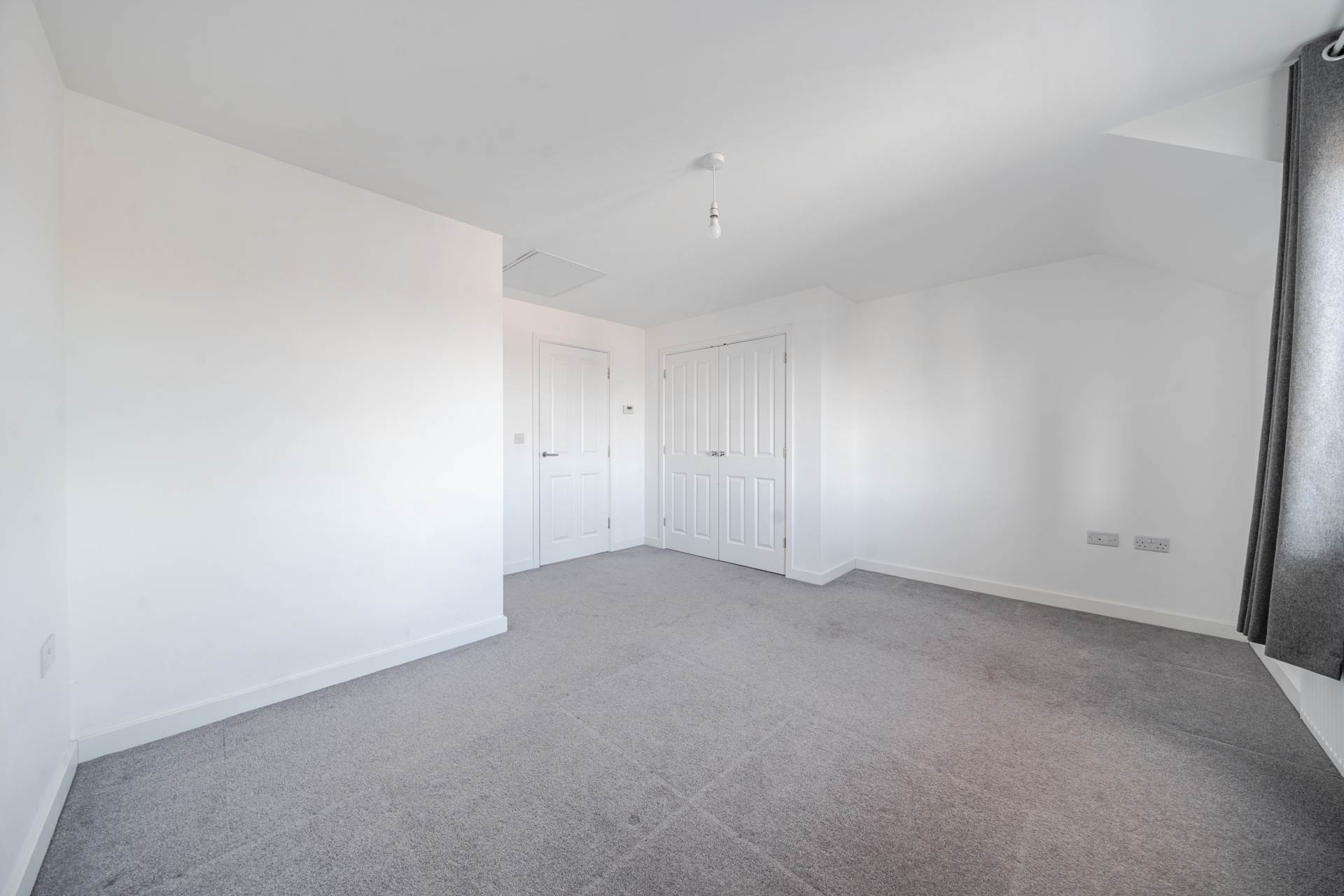 Dragonfly Crescent, Biddenham, Image 6