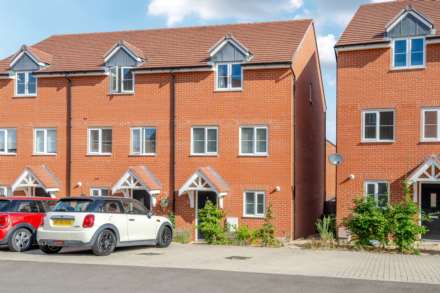Dragonfly Crescent, Biddenham