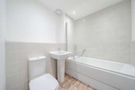 Dragonfly Crescent, Biddenham, Image 10