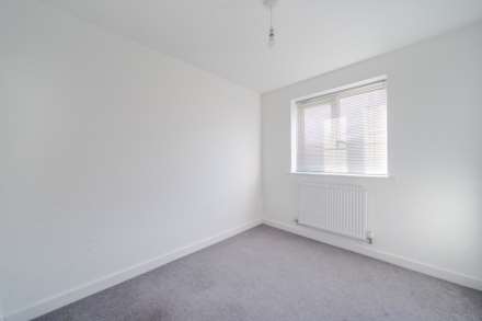 Dragonfly Crescent, Biddenham, Image 11