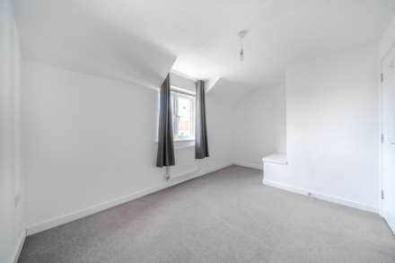 Dragonfly Crescent, Biddenham, Image 7