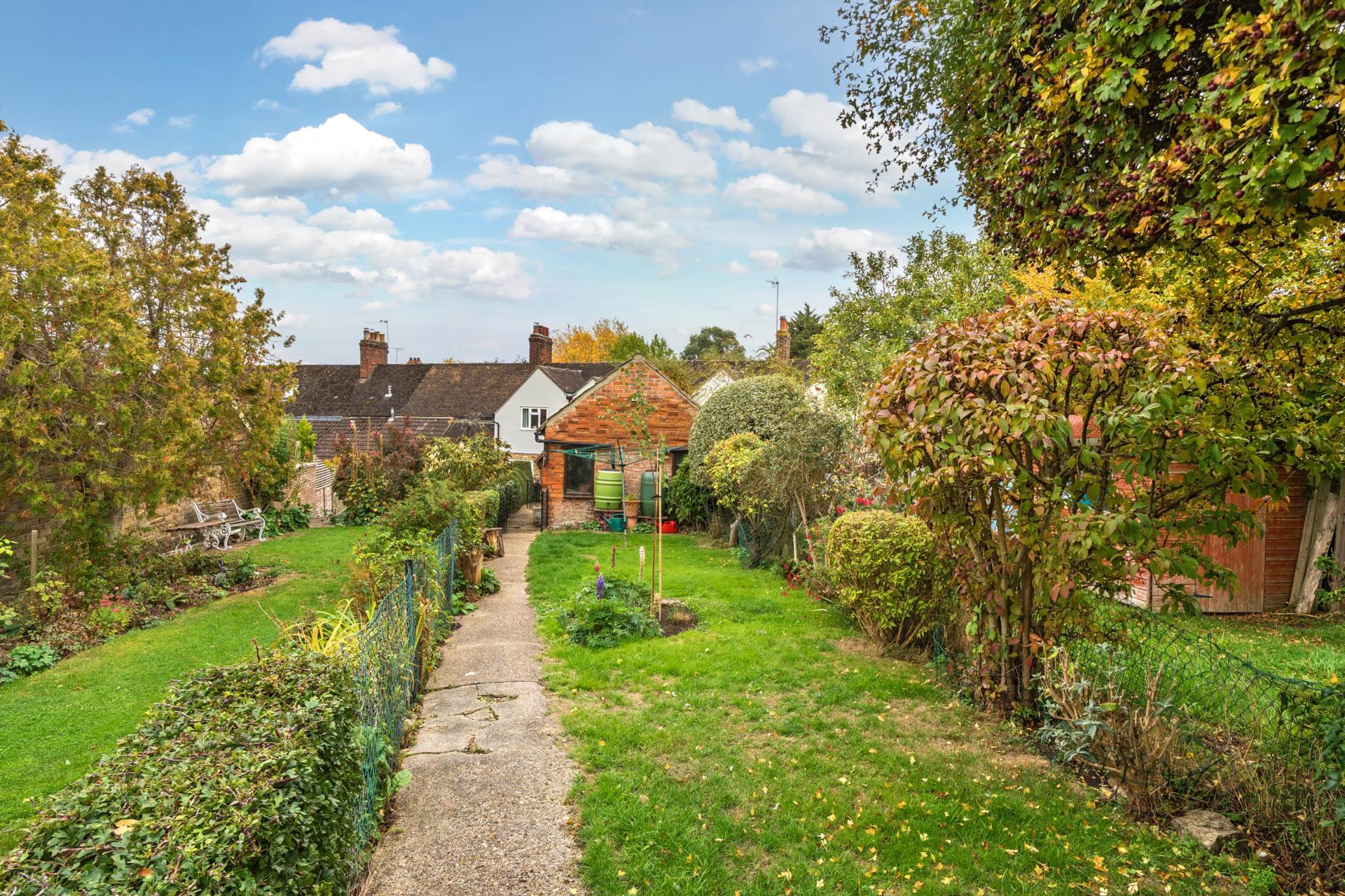 Long Row, Pavenham, Image 3