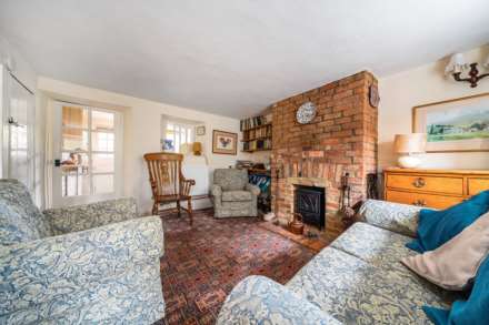 Long Row, Pavenham, Image 2