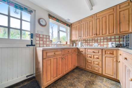 Long Row, Pavenham, Image 6