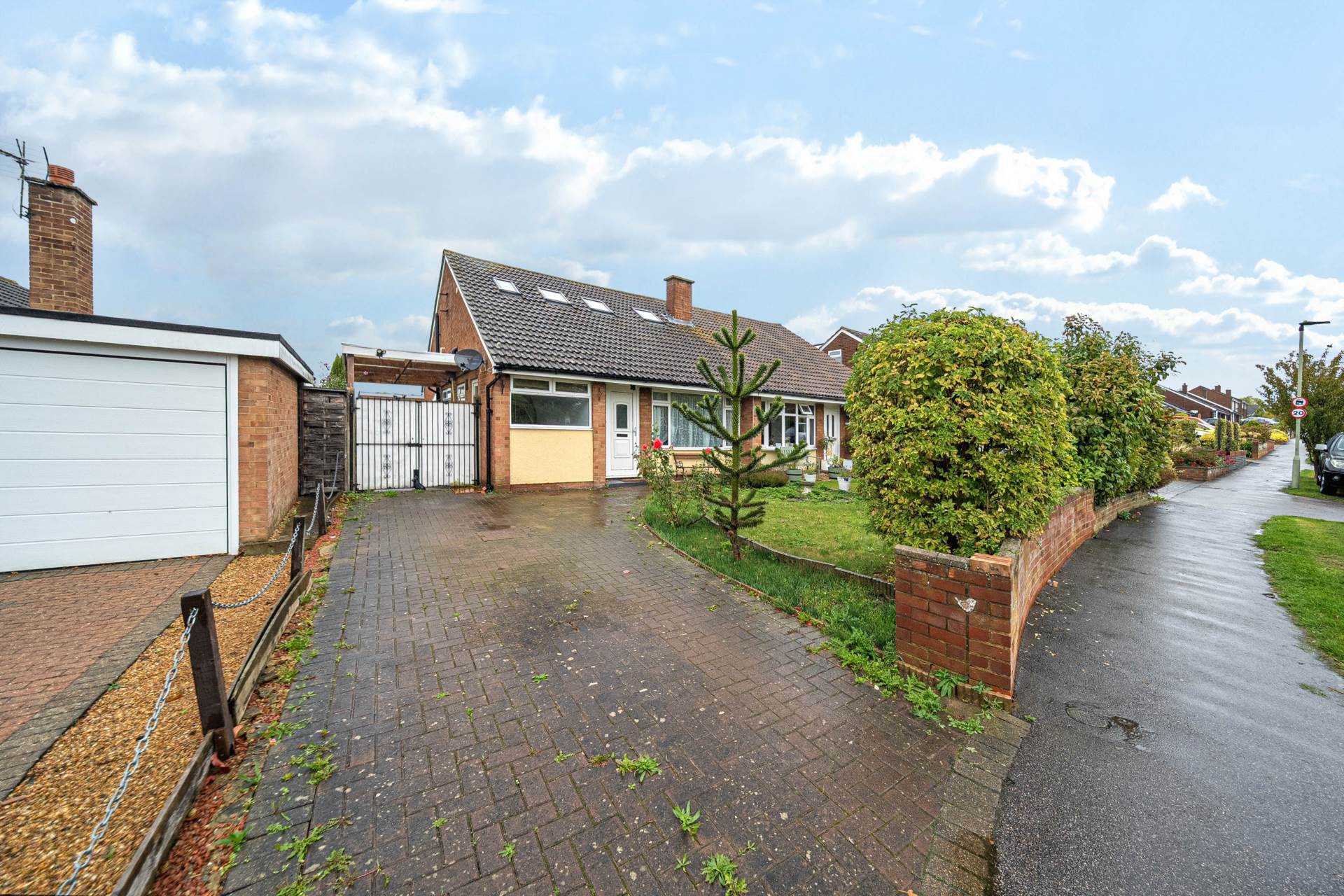 Brookfield Road, Bedford, Image 1