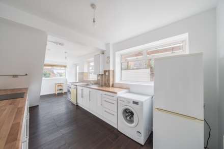Brookfield Road, Bedford, Image 4