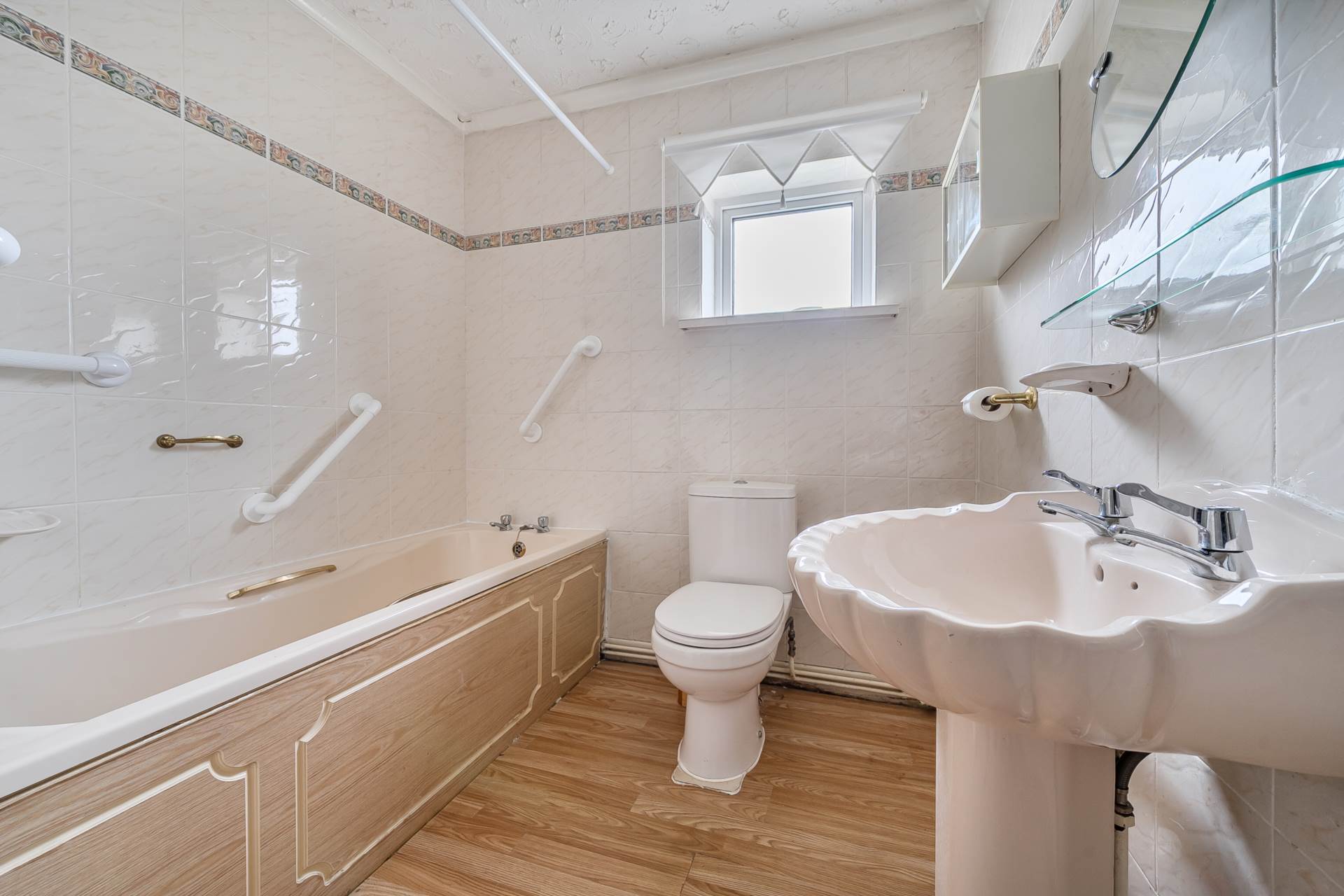 Village Road, Bromham, Image 10