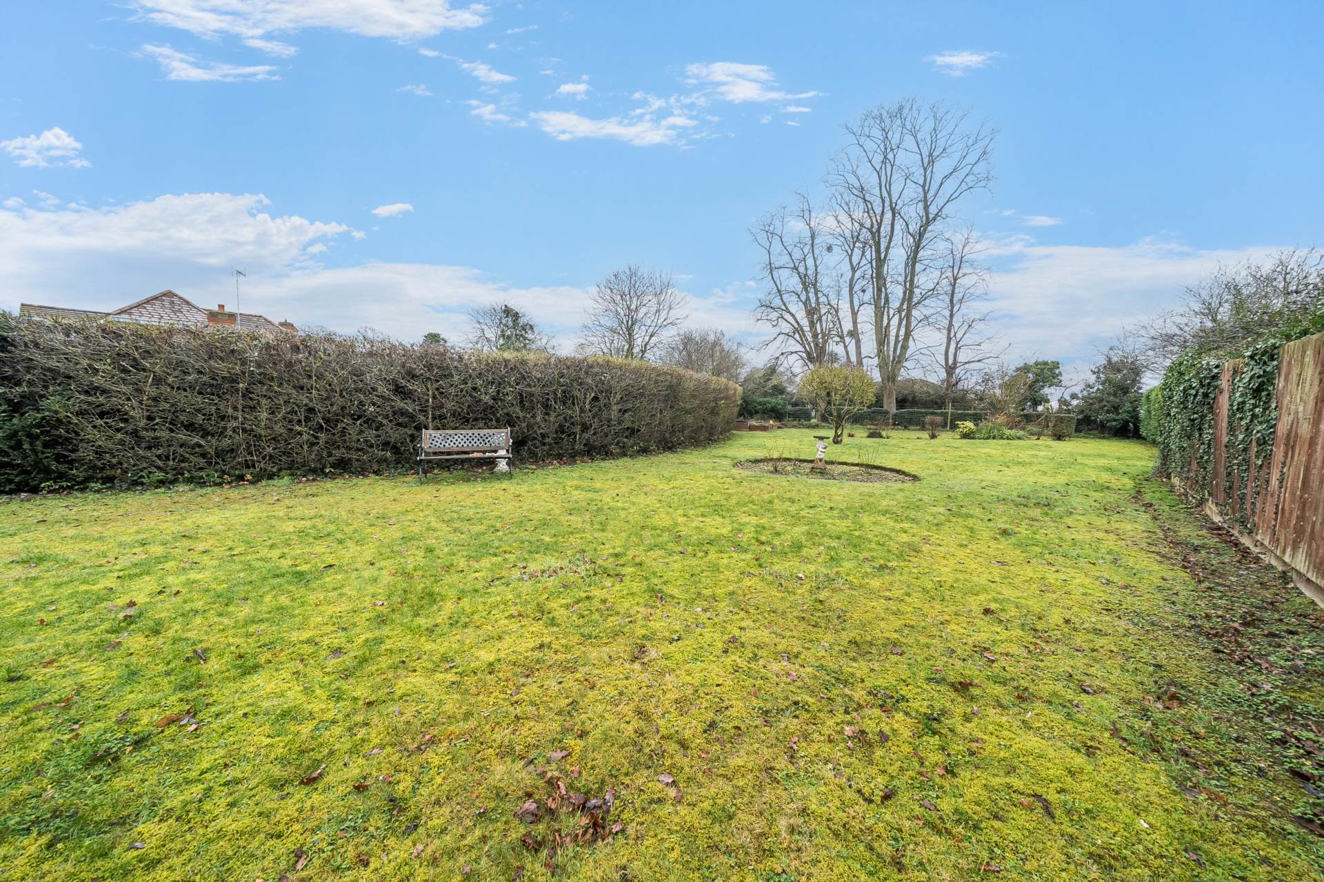 Village Road, Bromham, Image 17